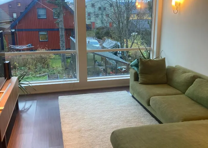 Spacious 2-floor House In Cozy Kjelsas *